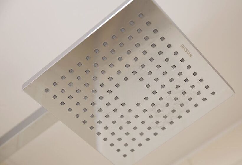 スタンダードルーム, The Lodge