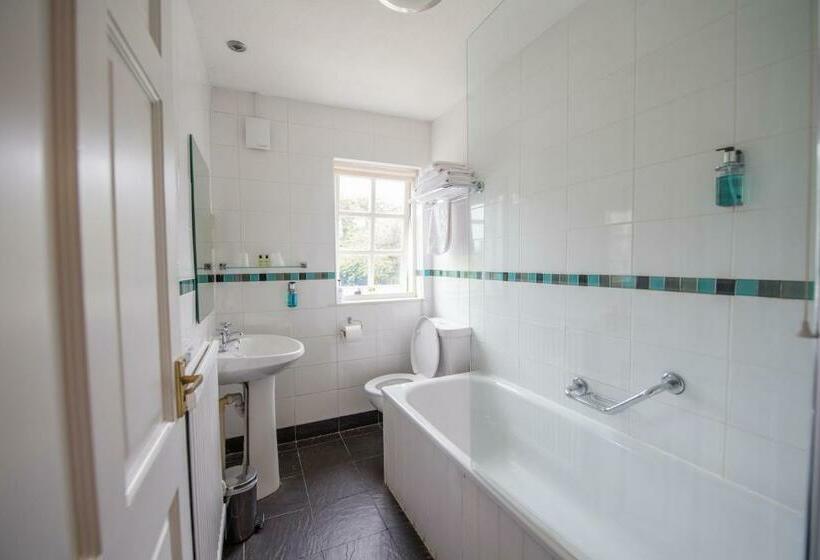 패밀리 룸, Thomas Arms