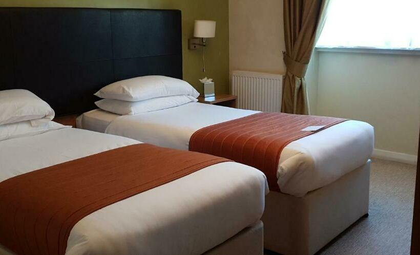 スタンダードルーム, Thomas Arms