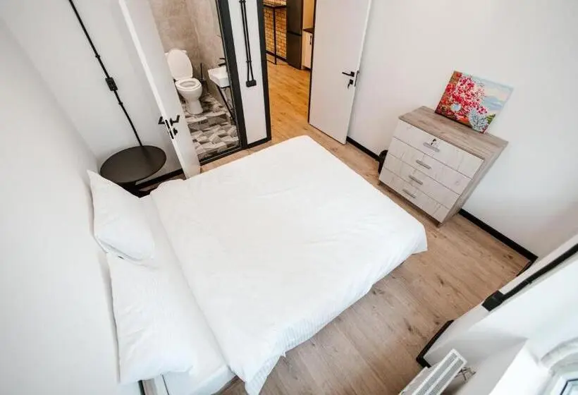 اتاق لوکس, 68 Hostel