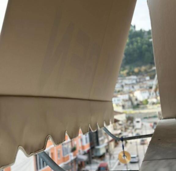 דירה בת חדר שינה 1 עם מרפסת, Algen Room S