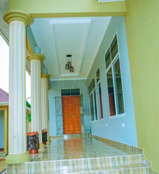 スタンダードルーム, Hadeb Property