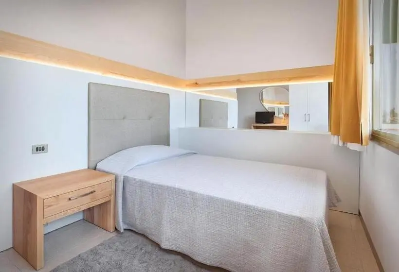اتاق استاندارد یک نفره, Gabbiano   Garda Lake Collection