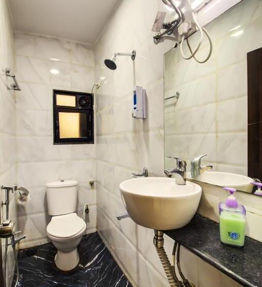 غرفة عائلية, Opal Comforts A Business