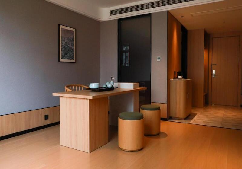 Президентский Люкс, Thank Inn Chain Xinxiang Central Avenue