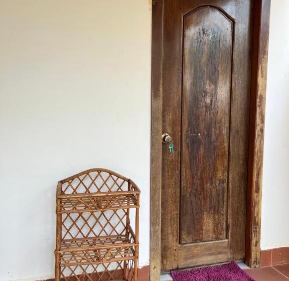اتاق لوکس با بالکن, Villa Pich Boutique With Fast Wifi   Guesthouse & Free Gym Access