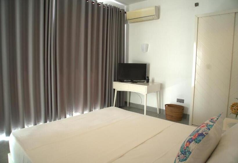 اتاق لوکس با چشمانداز دریا, Four Petals Inn