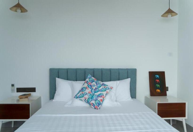 اتاق لوکس با چشمانداز دریا, Four Petals Inn