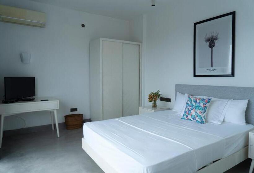 اتاق لوکس با چشمانداز دریا, Four Petals Inn