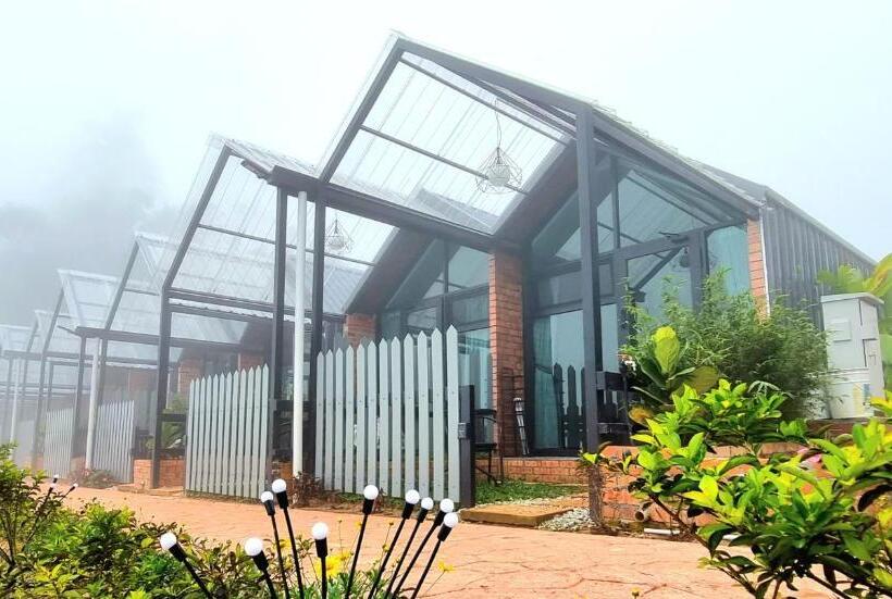 اتاق استاندارد با چشم‌انداز کوهستان, Campod Resort @ Cameron Highlands