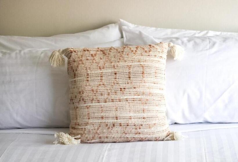 חדר סטנדרט, Canonbar Motel