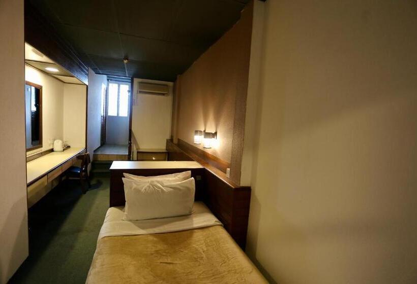 Quarto Estandar Individual, Fata Hotel By Project Borneo