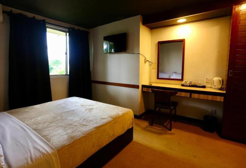 Quarto Estandar Individual, Fata Hotel By Project Borneo