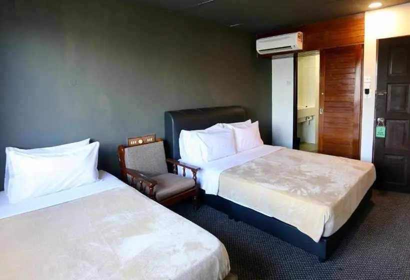 Standard Kolmen Hengen Huone Parveke, Fata Hotel By Project Borneo