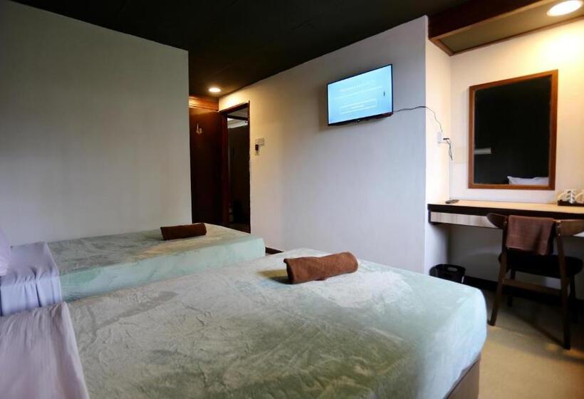 Quarto Deluxe, Fata Hotel By Project Borneo