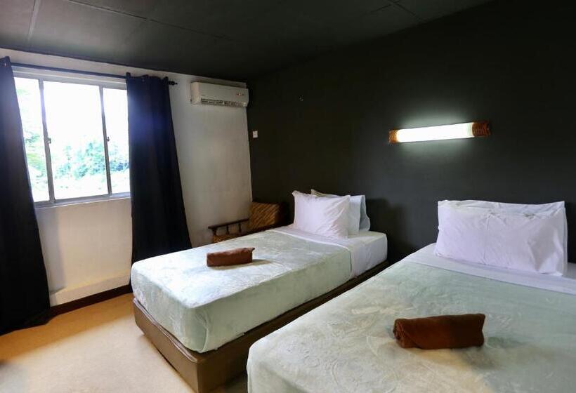 Quarto Deluxe, Fata Hotel By Project Borneo