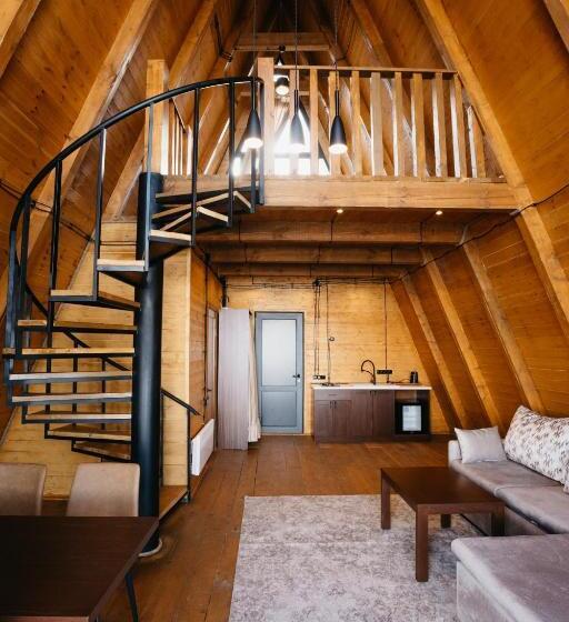 غرفة عائلية, Chalet Myler