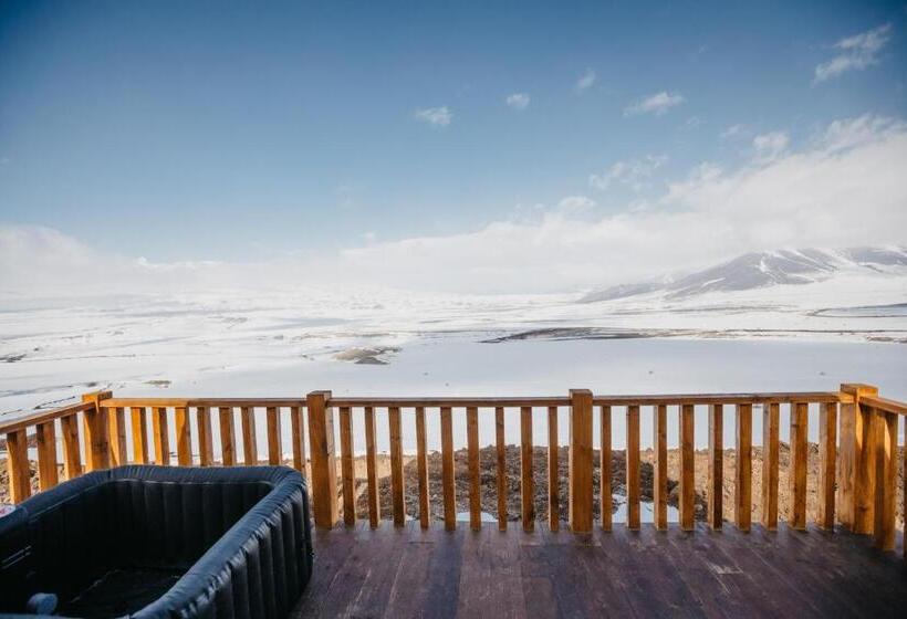 جناح مطلّ علي الجبل, Chalet Myler