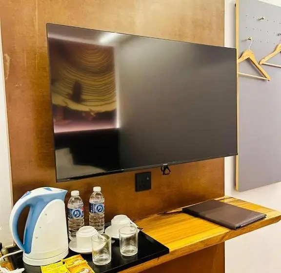اتاق لوکس خانوادگی, Cyther Stay