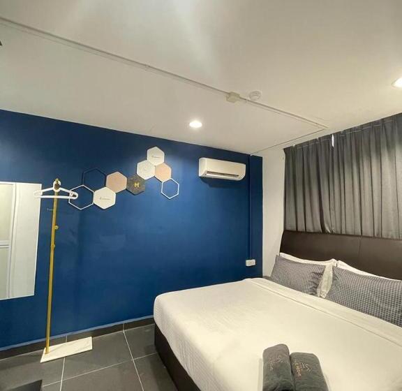 חדר סופריור עם מיטת קינג, Halo Rooms