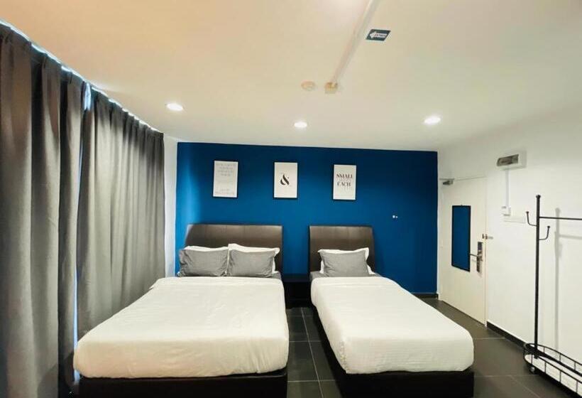 סוויטה משפחתית, Halo Rooms