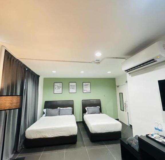 סוויטה משפחתית, Halo Rooms