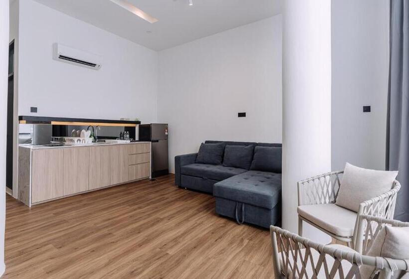 דירת חדר, Impiana By Roxy