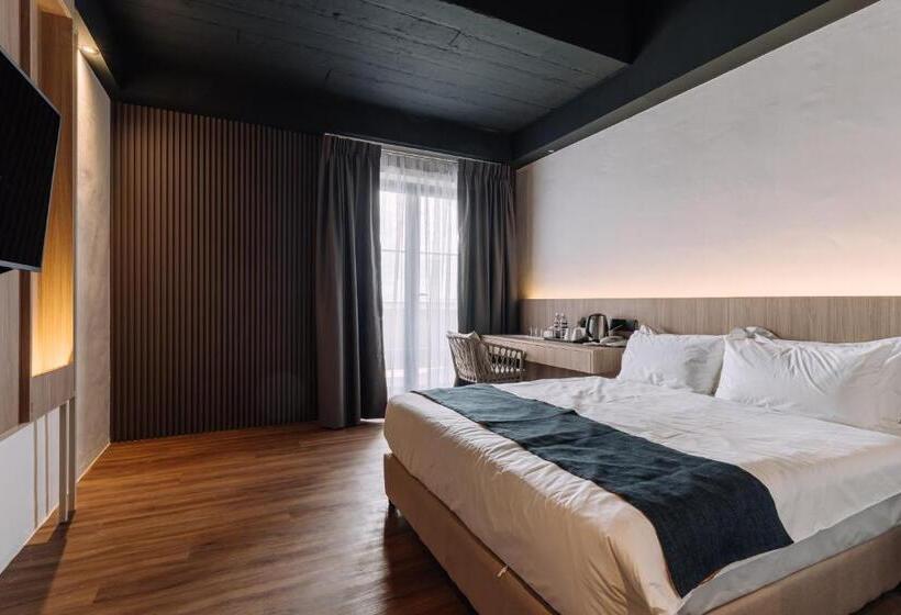 חדר דלוקס עם מרפסת, Impiana By Roxy