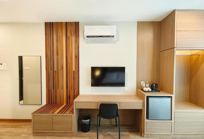 חדר דלוקס לשלושה, Zoom