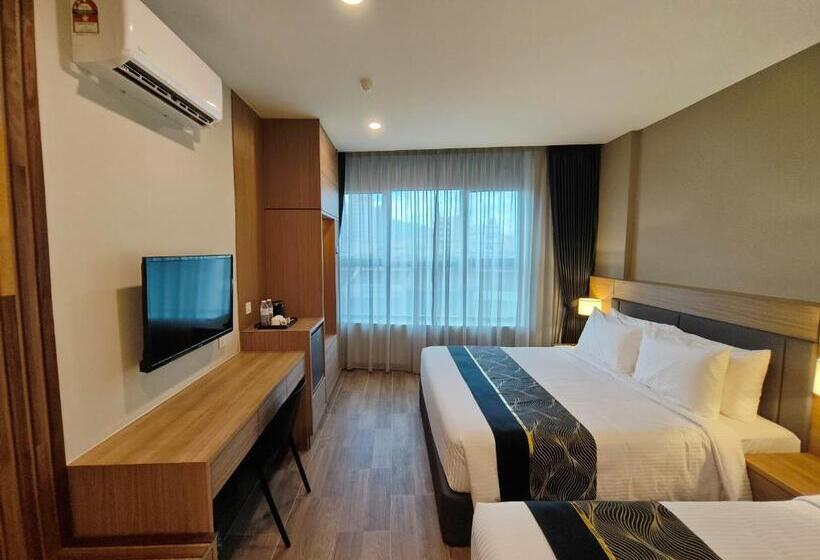 חדר דלוקס לשלושה, Zoom