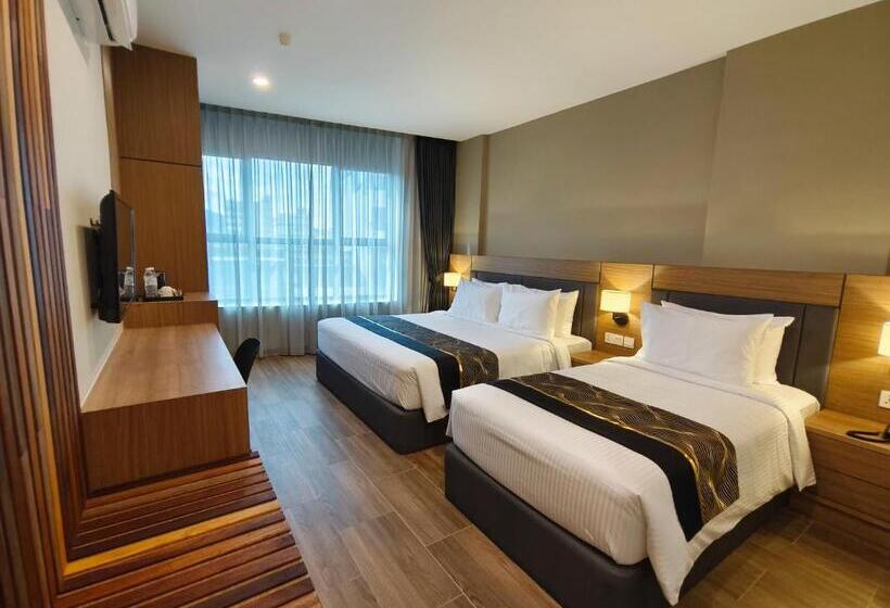 חדר דלוקס לשלושה, Zoom