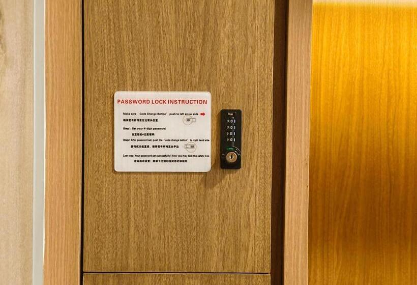 חדר משפחתי, Zoom