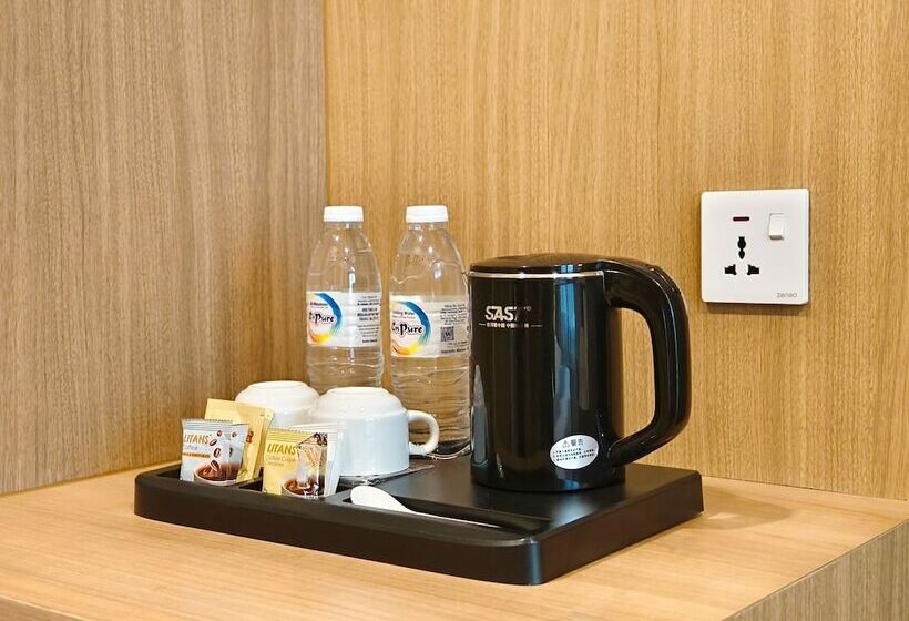 חדר דלוקס לשלושה, Zoom