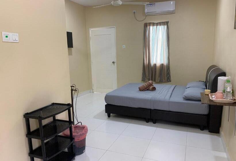 חדר סטנדרט עם מרפסת, Maze Roomstay Langkawi