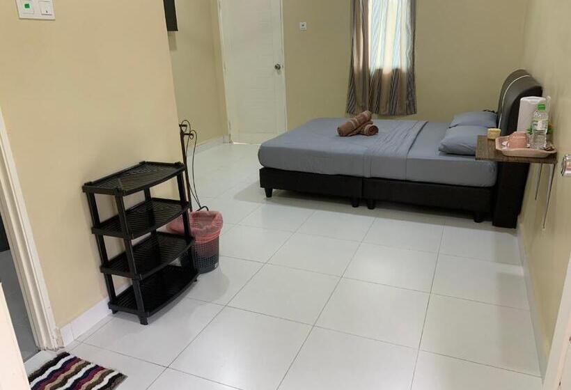 חדר סטנדרט עם מרפסת, Maze Roomstay Langkawi