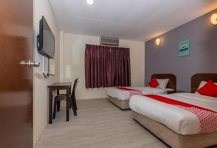 Quarto Triplo Deluxe, Oyo 90893 Hotel 68 Kampung Lapan