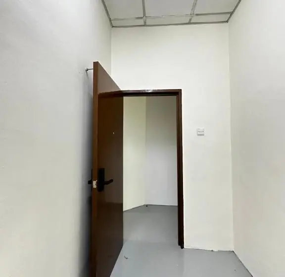 バス共有のスタンダードルーム, Jiaxin Dormitory Setia Indah 家馨青年旅宿