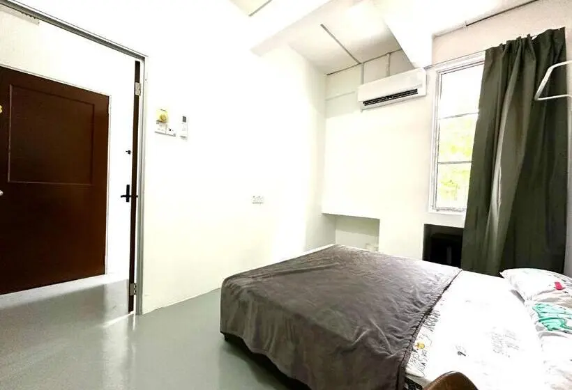 バス共有のスタンダードルーム, Jiaxin Dormitory Setia Indah 家馨青年旅宿