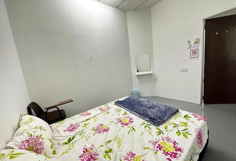 带共用浴室的标准房间, Jiaxin Dormitory Setia Indah 家馨青年旅宿