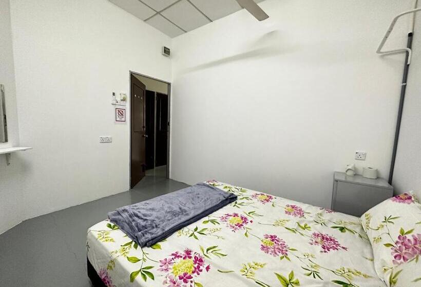 带共用浴室的标准房间, Jiaxin Dormitory Setia Indah 家馨青年旅宿