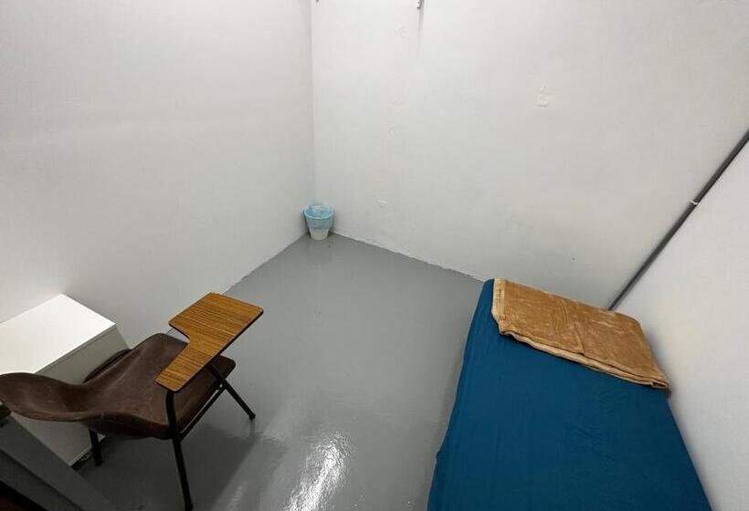 Номер Стандарт Индивидуальный Совместная Ванная, Jiaxin Dormitory Setia Indah 家馨青年旅宿