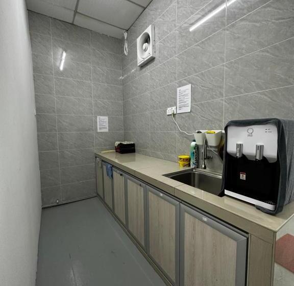 Номер Стандарт Индивидуальный Совместная Ванная, Jiaxin Dormitory Setia Indah 家馨青年旅宿