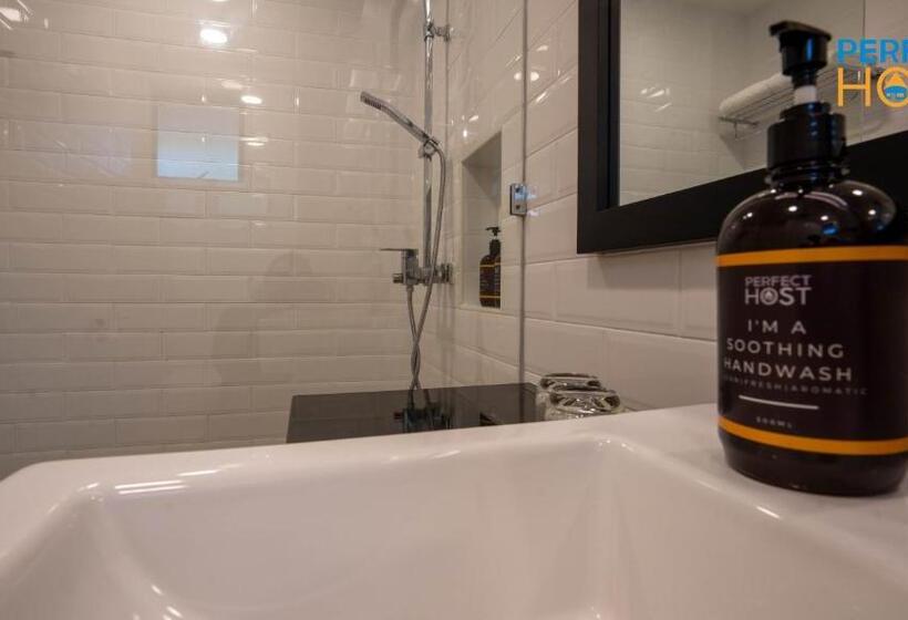 Студия Deluxe, Damai Laut Escape By Perfect Host