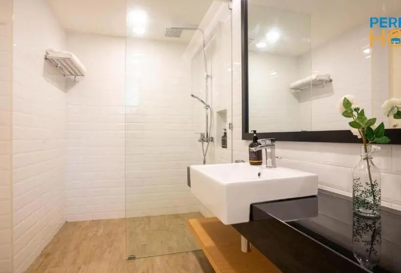 Deluxe-studio, Damai Laut Escape By Perfect Host