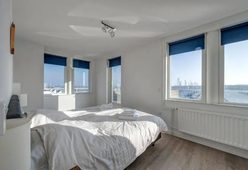 Huoneisto 3 Makuuhuonetta, Summio Marina Port Zélande