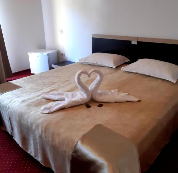 빌라 침실 1개, Complex Turistic Roua Muntilor Vila 1