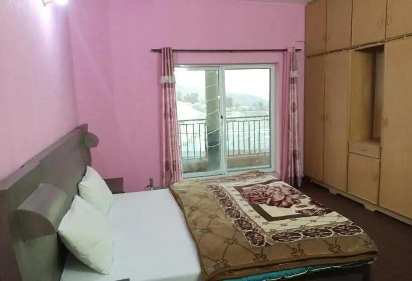 اتاق استاندارد سه تخته با بالکن, Al Sadiq Guest House
