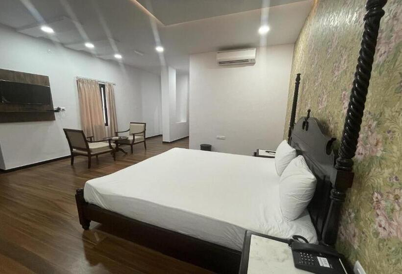 Трехместный Номер Классика, Oyo Golden Tiger Resort