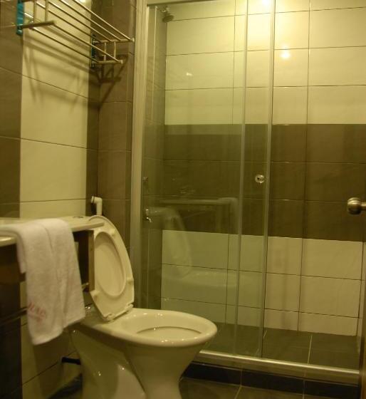 غرفة سوبيريور, Queen