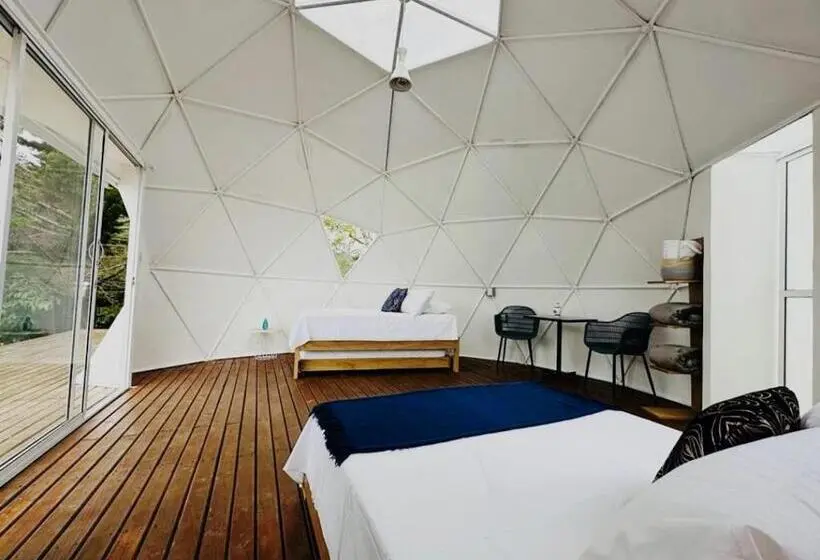 Deluxe-perhehuone, Rainbow Glamping